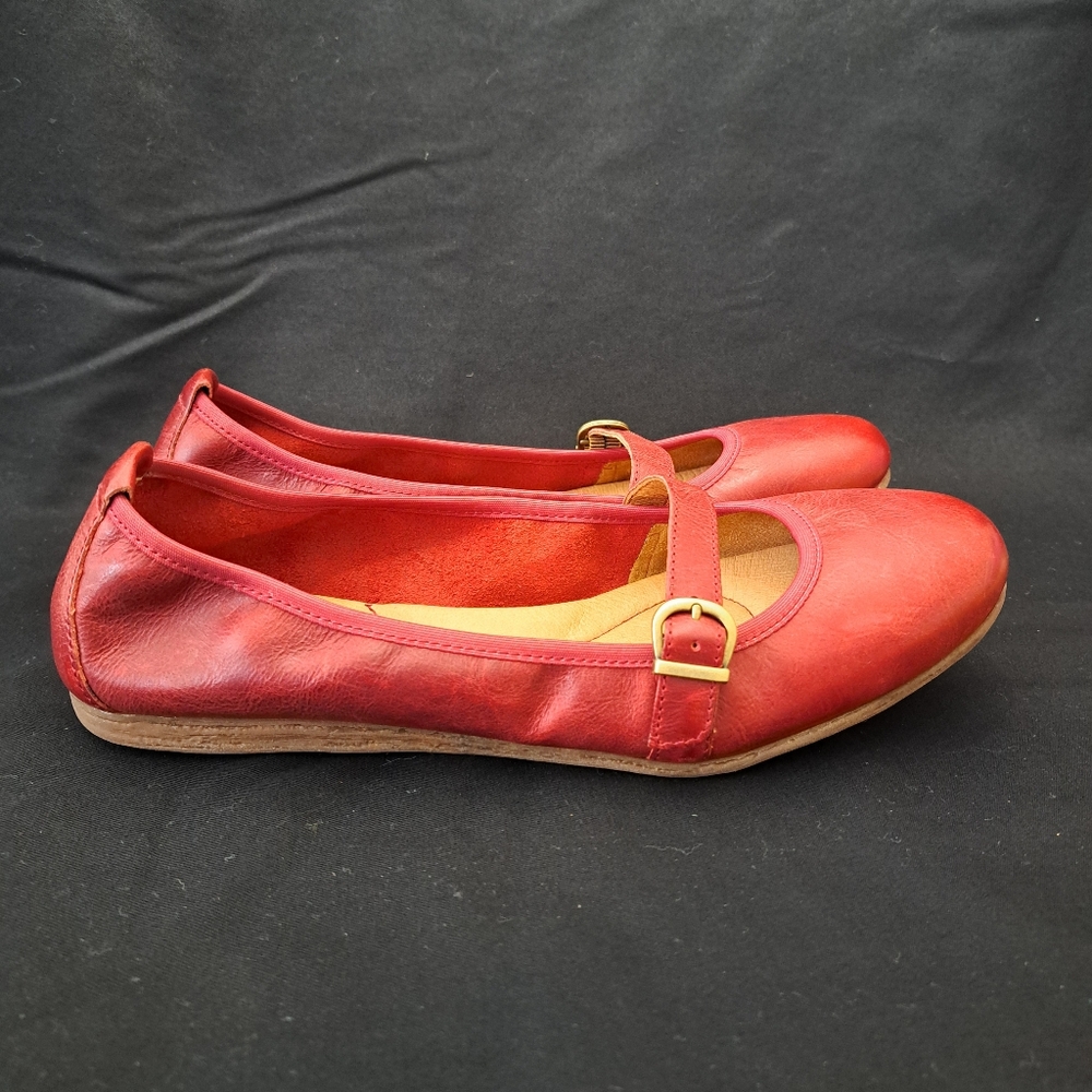 Born Curlew Red Mary Jane Leather Flats Red Size 9.5